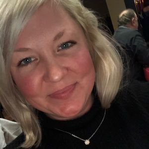 Meet your Posher, Laurie